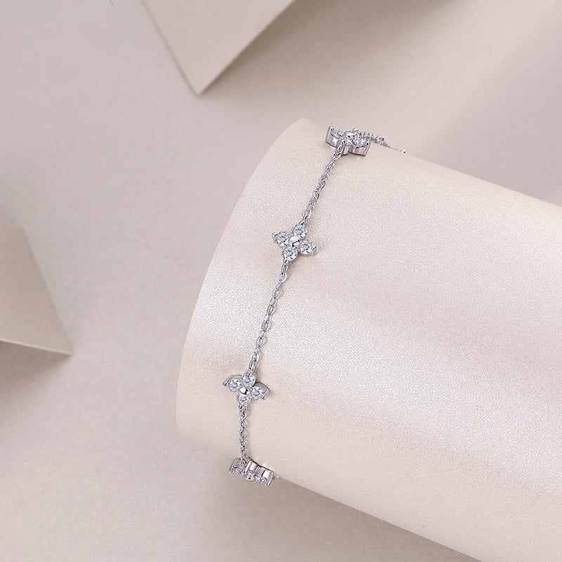 Clover Moissanite Flower Cluster Station Bracelet - La Pretti