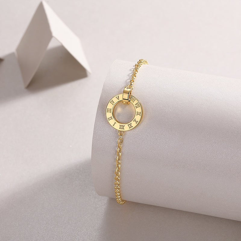 Golden Charm Bracelet of Roman Numeral Circle with Spring Ring Clasp - La Pretti
