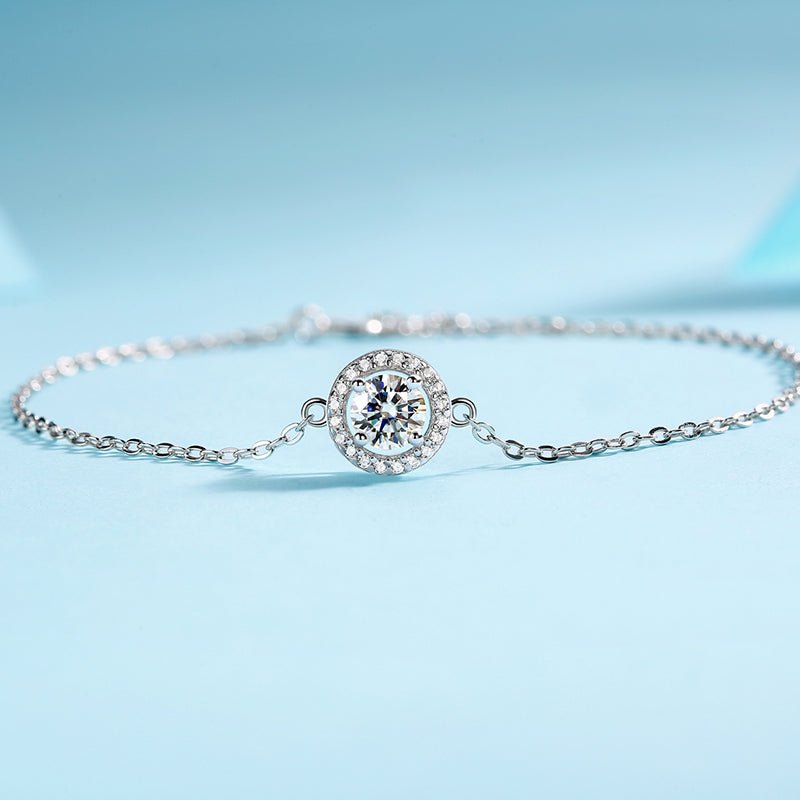 Round Moissanite Bracelet of Focal Bead in Floating Halo with Lobster Claw Clasp - La Pretti