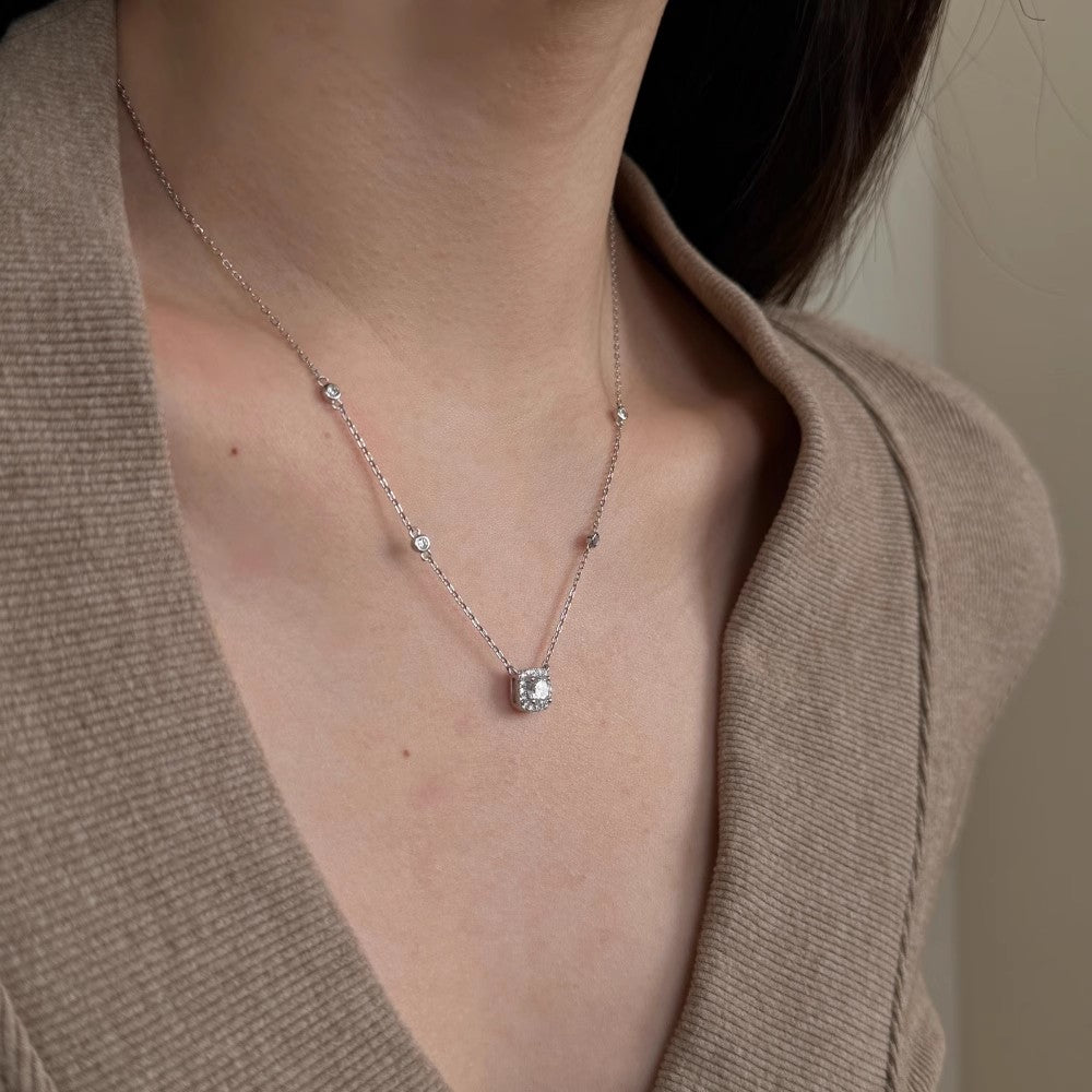 Station Moissanite Square Pendant Necklace in Seamless Halo Setting (1ct. ) - La Pretti