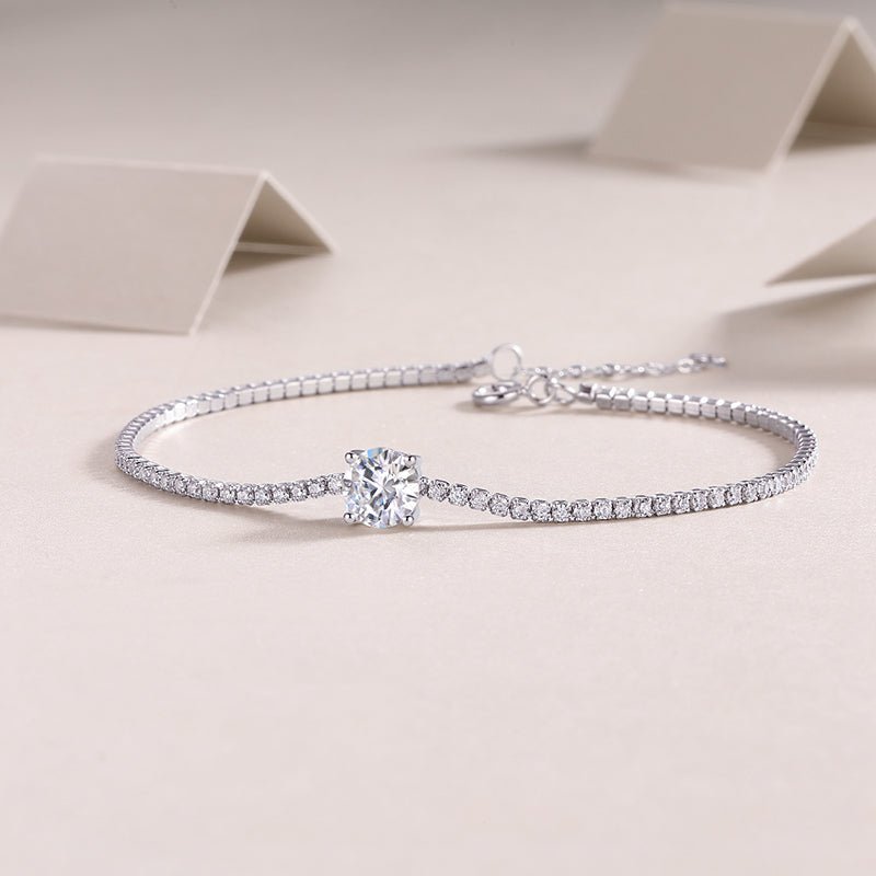 Solitaire Moissanite Focal Pave Bracelet in Prong Setting with Spring Ring Clasp - La Pretti