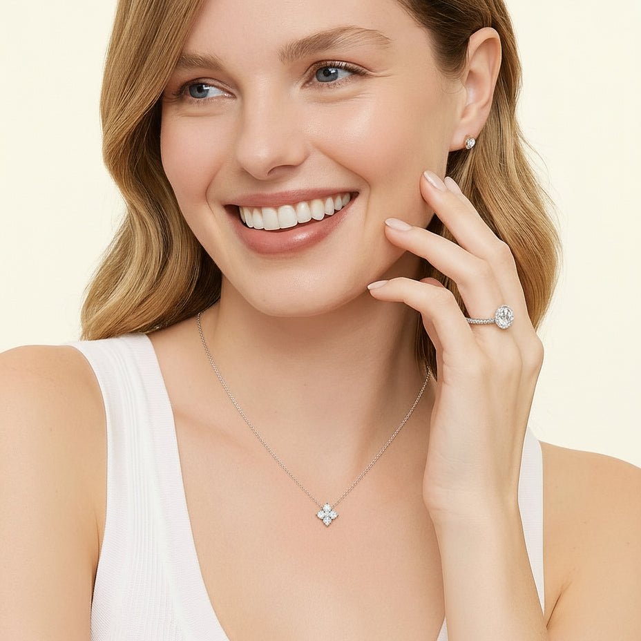 Clover Moissanite Floral Pendant Necklace with Four Round cuts (0.3ct. ) - La Pretti