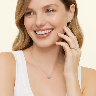 Clover Moissanite Floral Pendant Necklace with Four Round cuts (0.3ct. ) - La Pretti