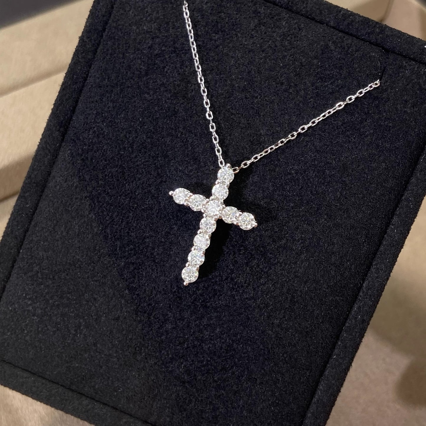 Cross Moissanite Round Pave Pendant Necklace with Cable Chain(0.1ct. ) - La Pretti