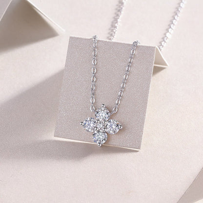 Clover Moissanite Floral Pendant Necklace with Four Round cuts (0.3ct. ) - La Pretti