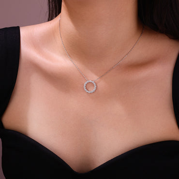 Twisted Circle Moissanite Pave Pendant Necklace - La Pretti